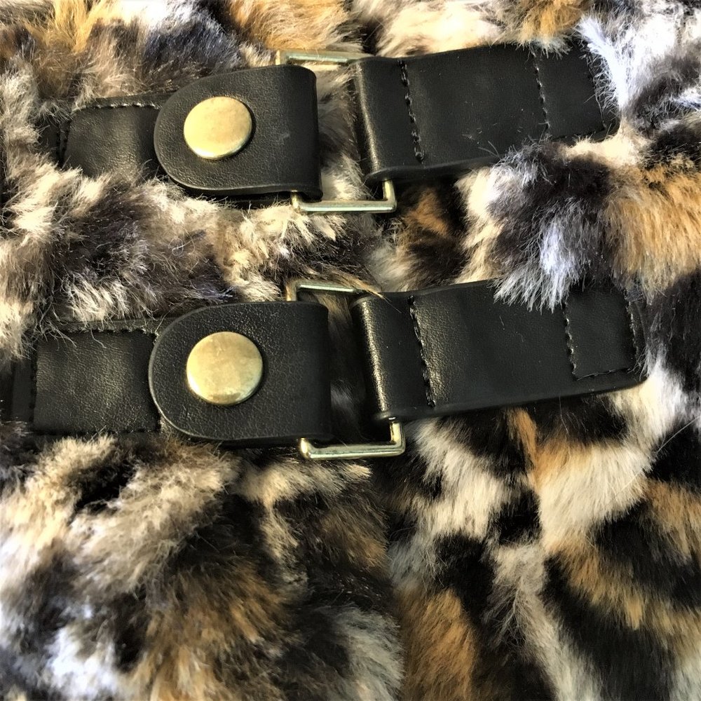 MAX STUDIO Girls Cheetah Print Faux Fur Vest  | 4T - Picture 3 of 9